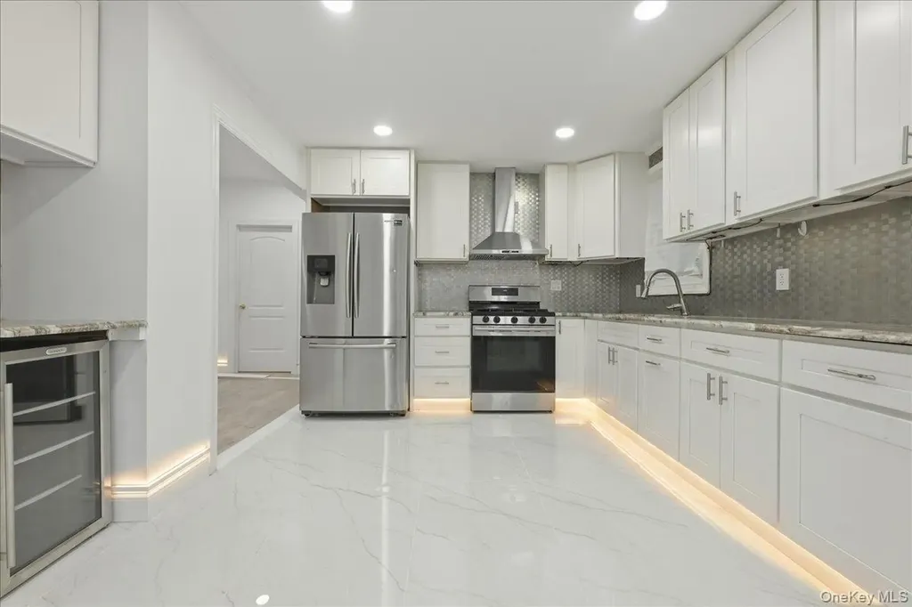 89 W 4th Street Ronkonkoma NY 11779