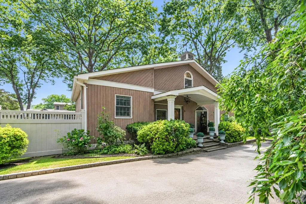 208 Avenue C Ronkonkoma NY 11779