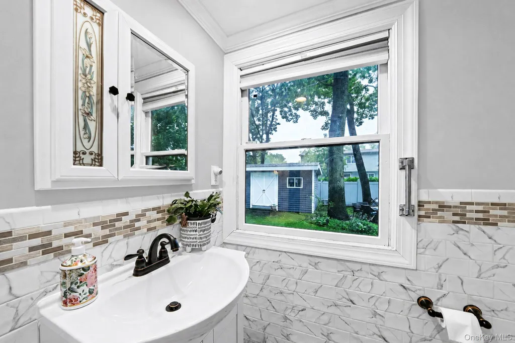 208 Avenue C Ronkonkoma NY 11779