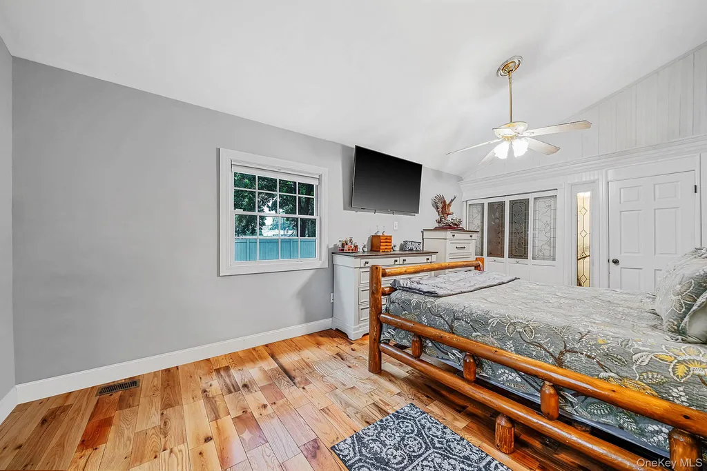 208 Avenue C Ronkonkoma NY 11779