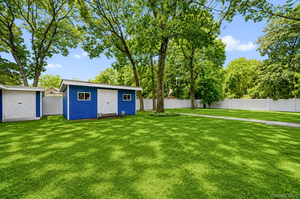 208 Avenue C Ronkonkoma NY 11779