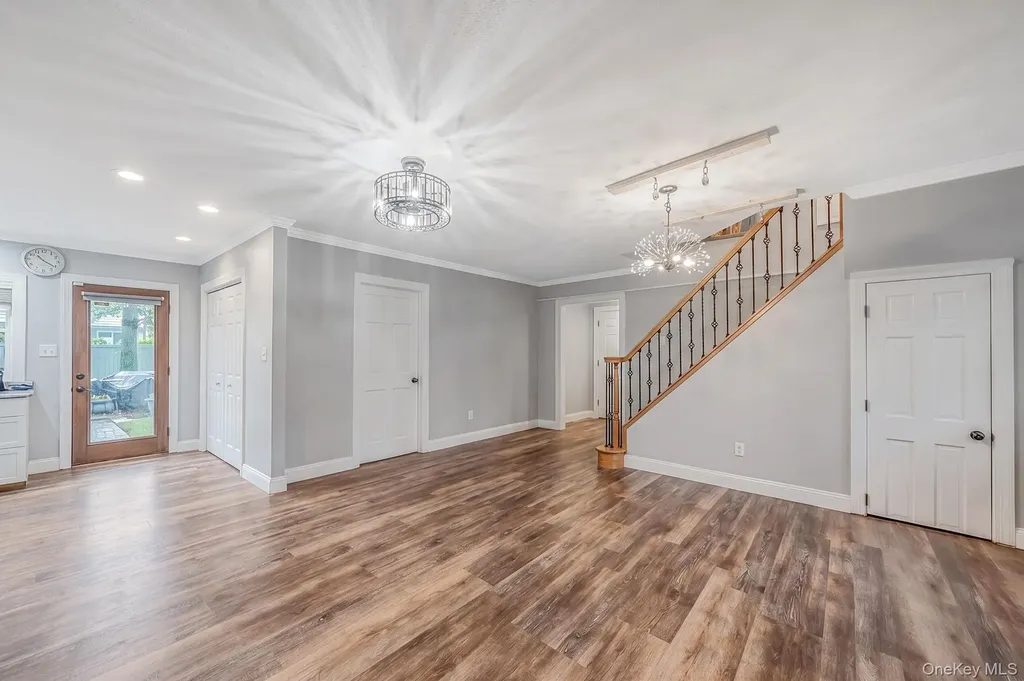 208 Avenue C Ronkonkoma NY 11779