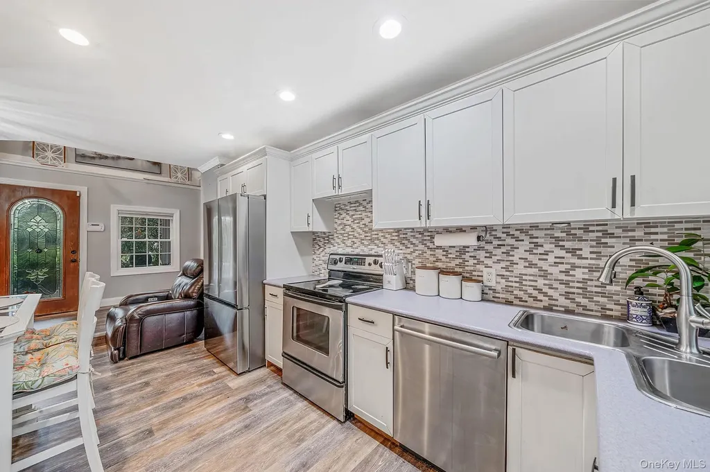 208 Avenue C Ronkonkoma NY 11779