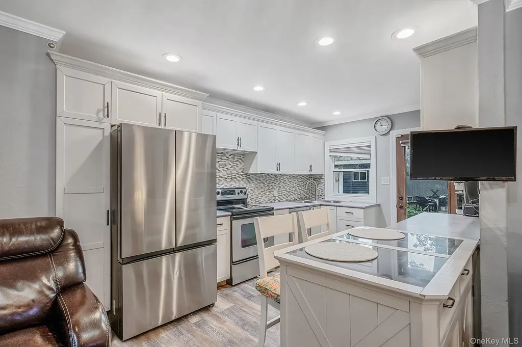 208 Avenue C Ronkonkoma NY 11779