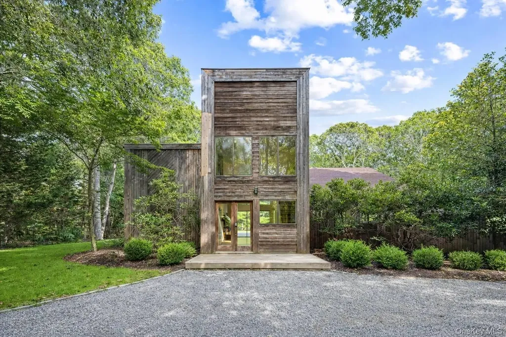 26 Woodland Way Quogue NY 11959