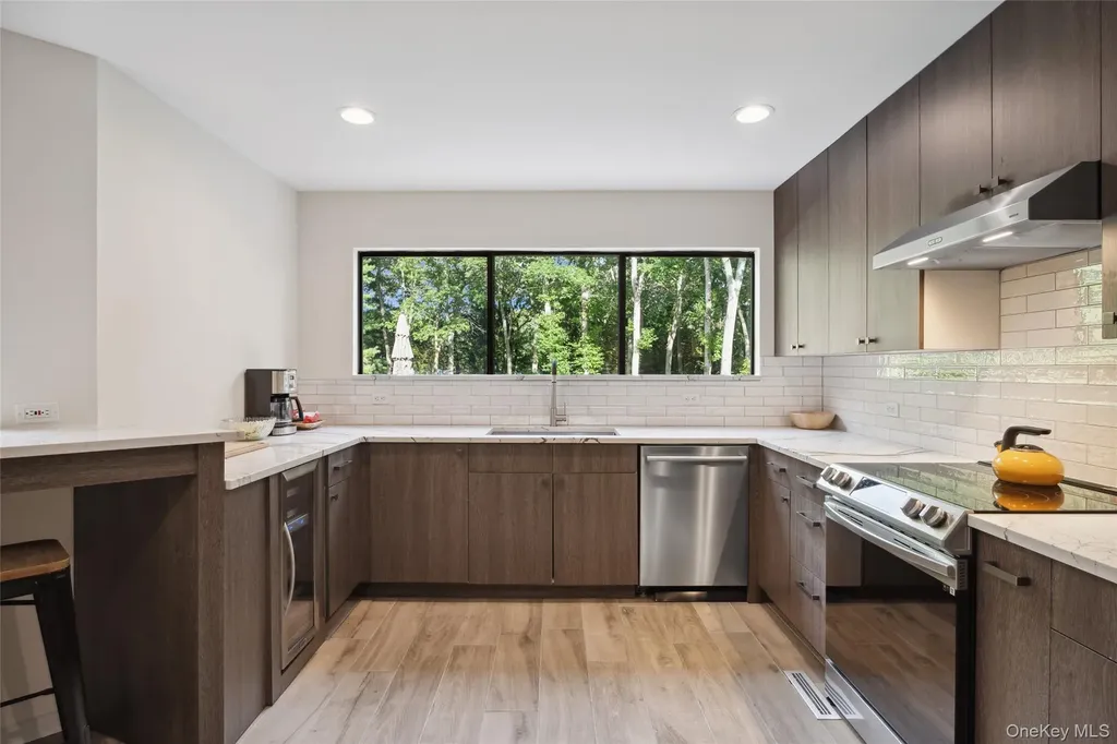 26 Woodland Way Quogue NY 11959
