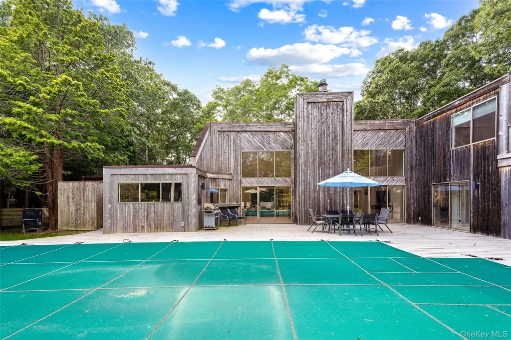 26 Woodland Way Quogue NY 11959