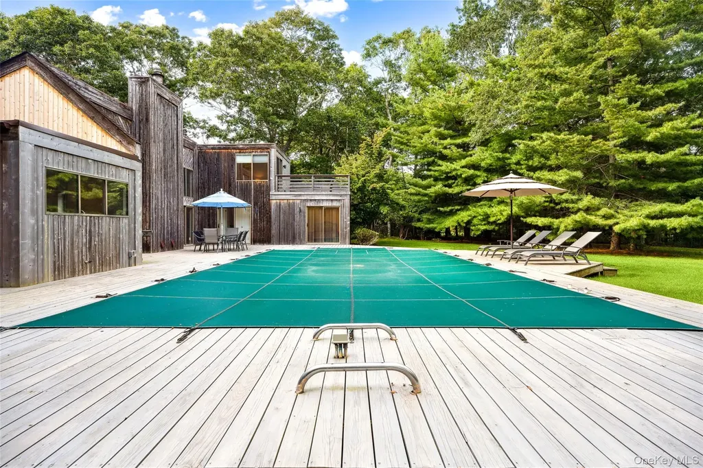 26 Woodland Way Quogue NY 11959