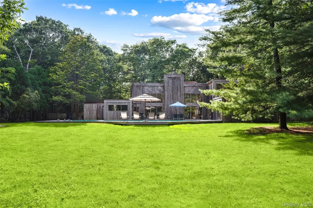 26 Woodland Way Quogue NY 11959