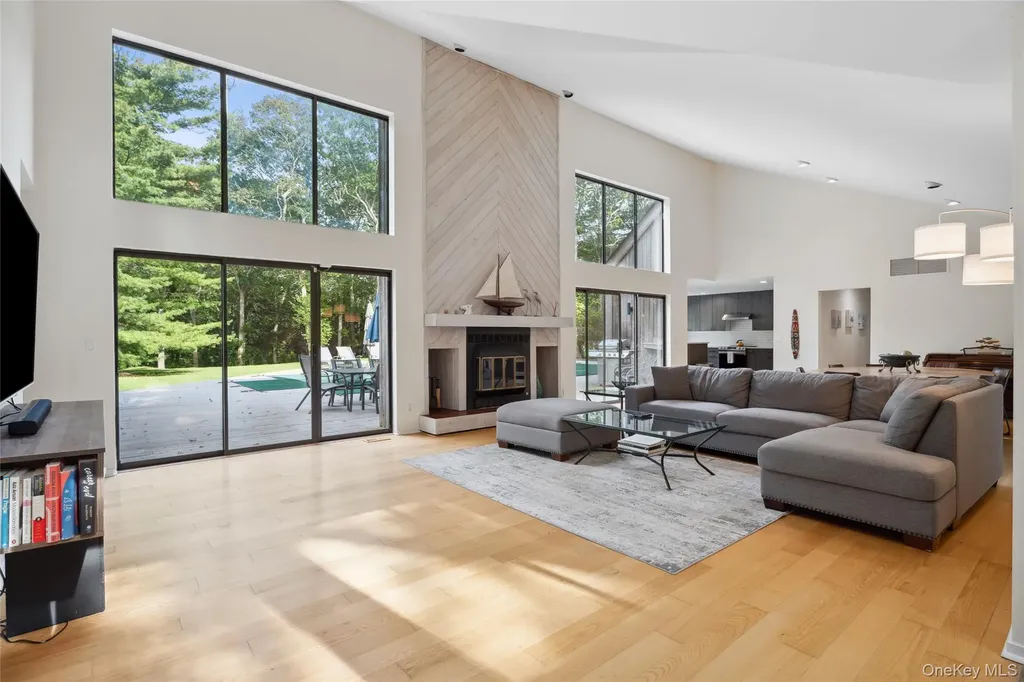 26 Woodland Way Quogue NY 11959