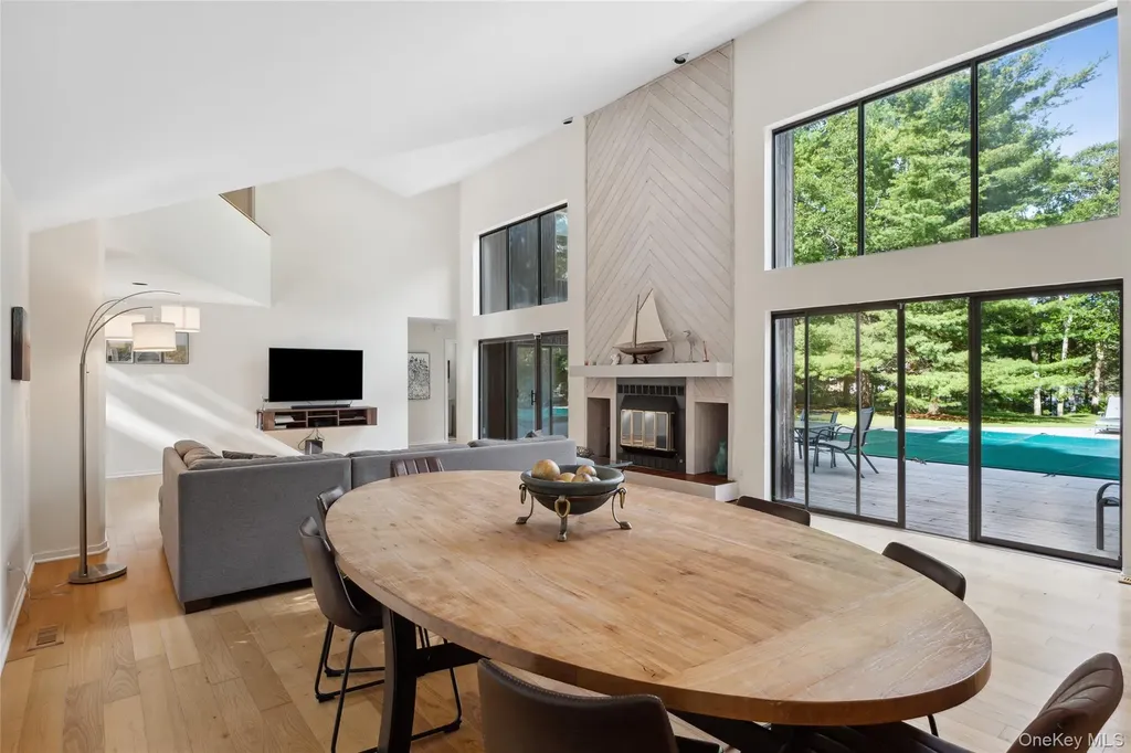 26 Woodland Way Quogue NY 11959