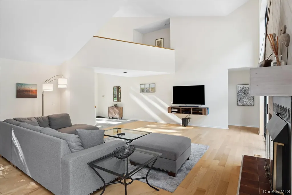 26 Woodland Way Quogue NY 11959