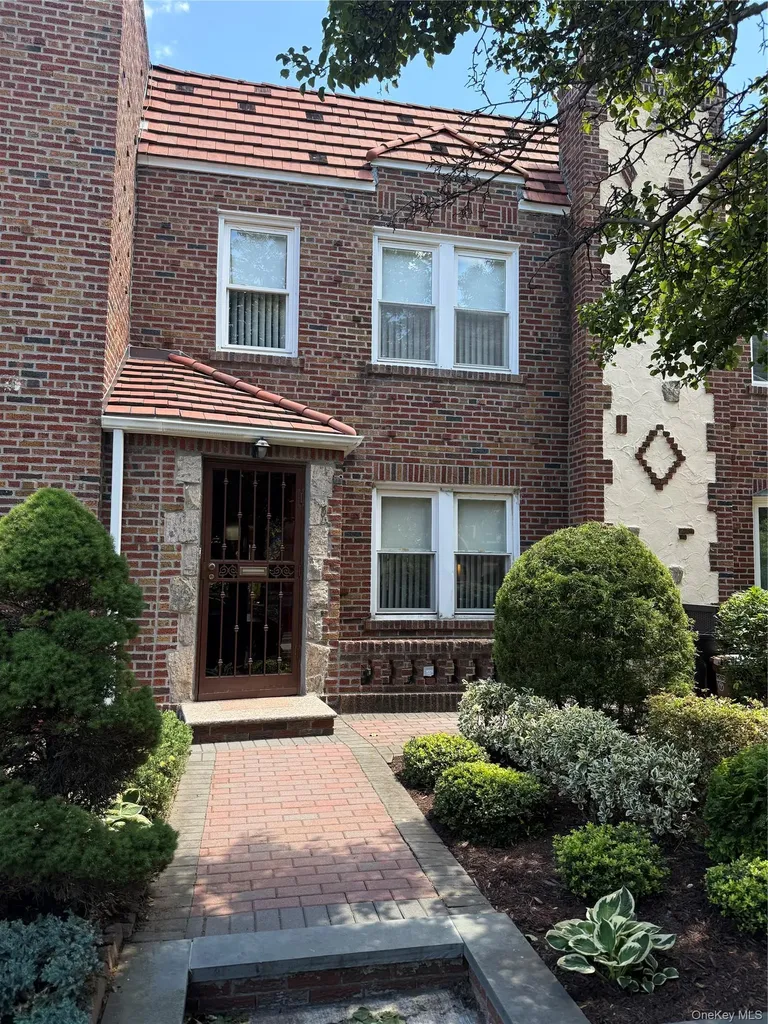 64-23 84th Street Middle Village NY 11379
