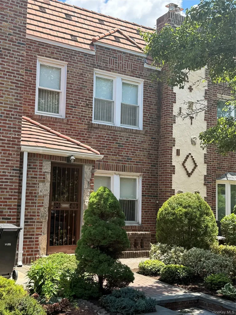 64-23 84th Street Middle Village NY 11379
