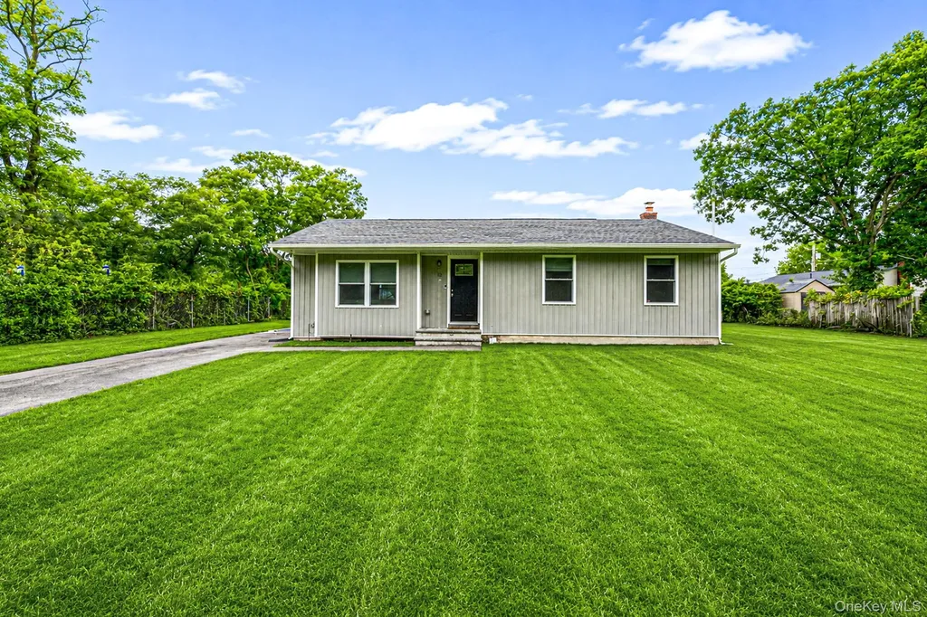 18 Jackson Street Farmingdale NY 11735