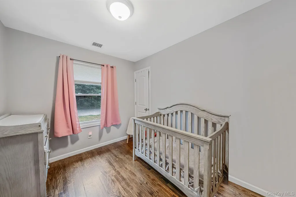 18 Jackson Street Farmingdale NY 11735