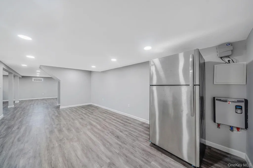 18 Jackson Street Farmingdale NY 11735