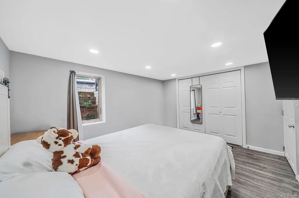 18 Jackson Street Farmingdale NY 11735