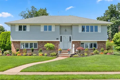 36 Fairway Drive Old Bethpage NY 11804
