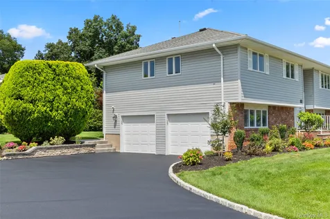 36 Fairway Drive Old Bethpage NY 11804