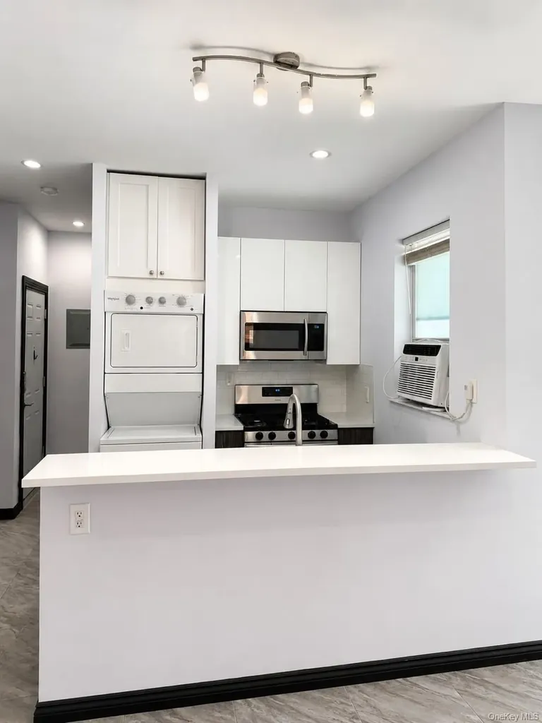 7305 Metropolitan Avenue Middle Village NY 11379
