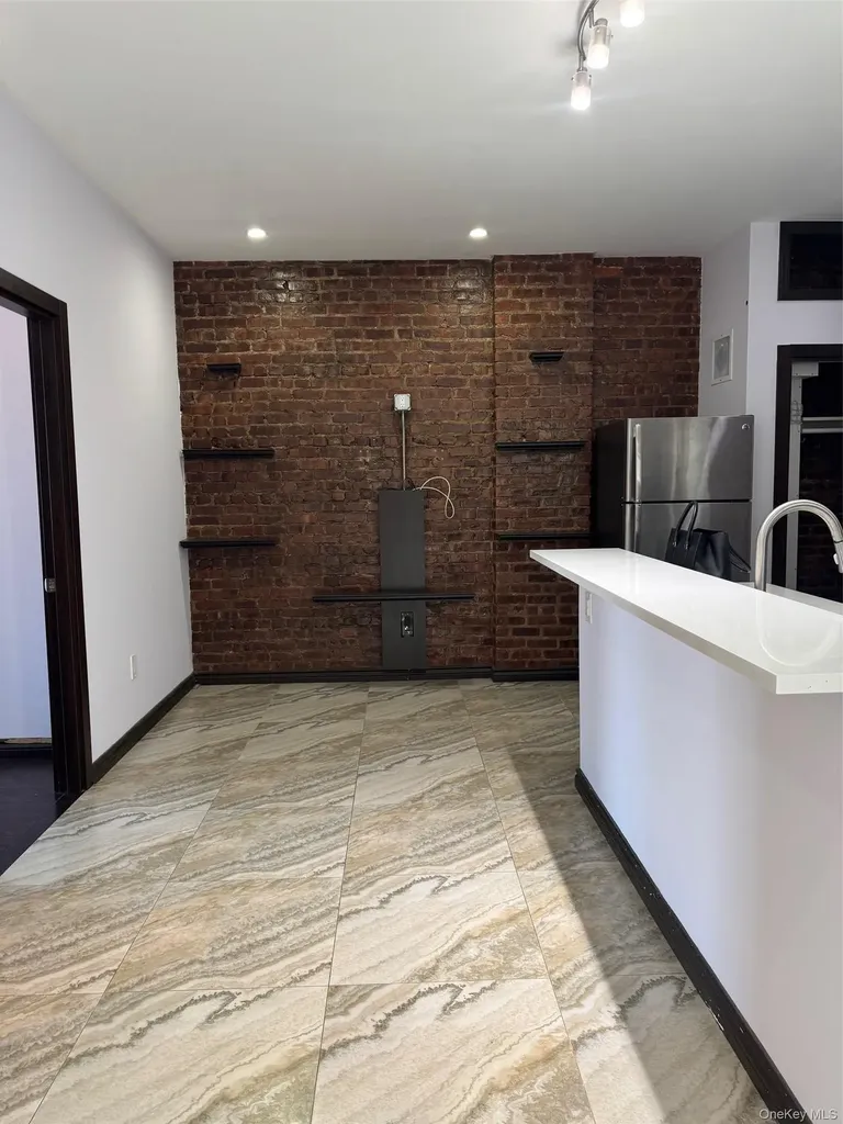 7305 Metropolitan Avenue Middle Village NY 11379