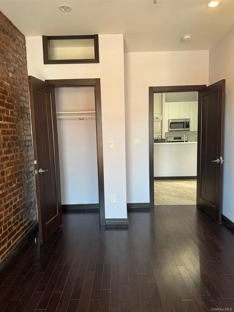 7305 Metropolitan Avenue Middle Village NY 11379