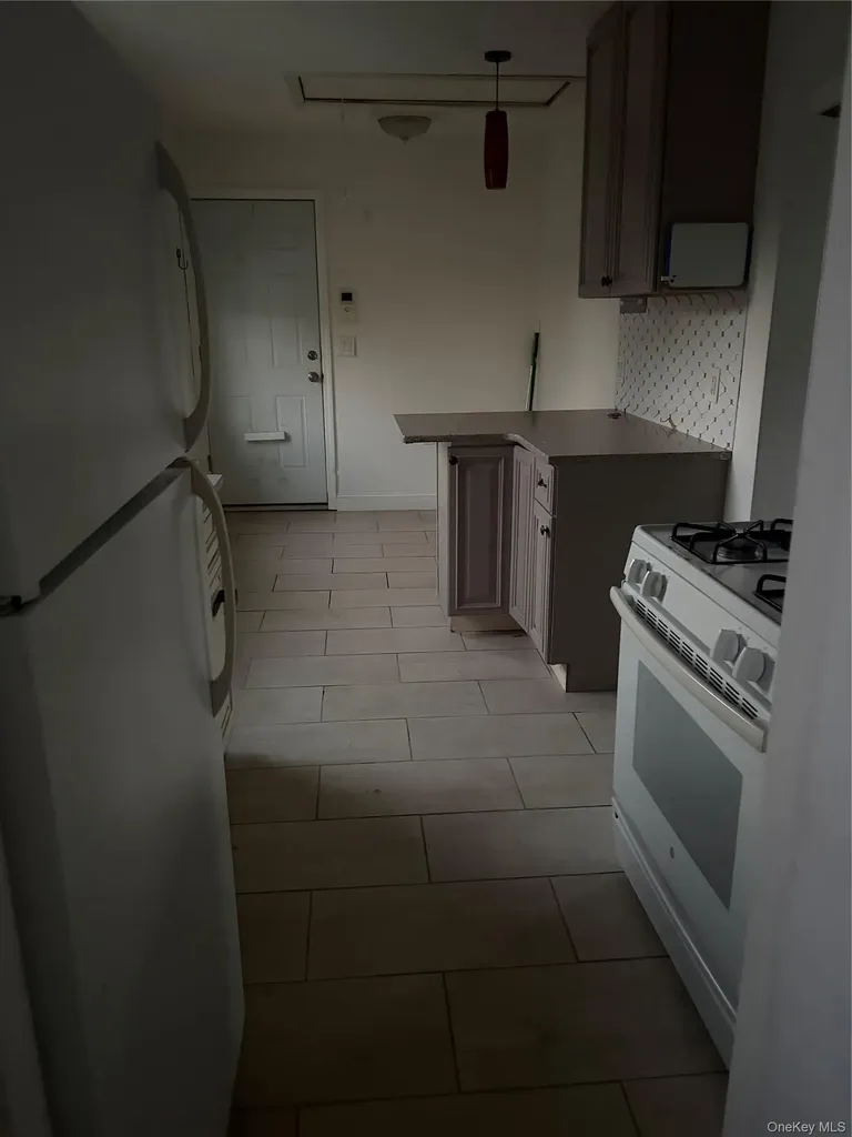 4312 23rd Avenue Astoria NY 11105