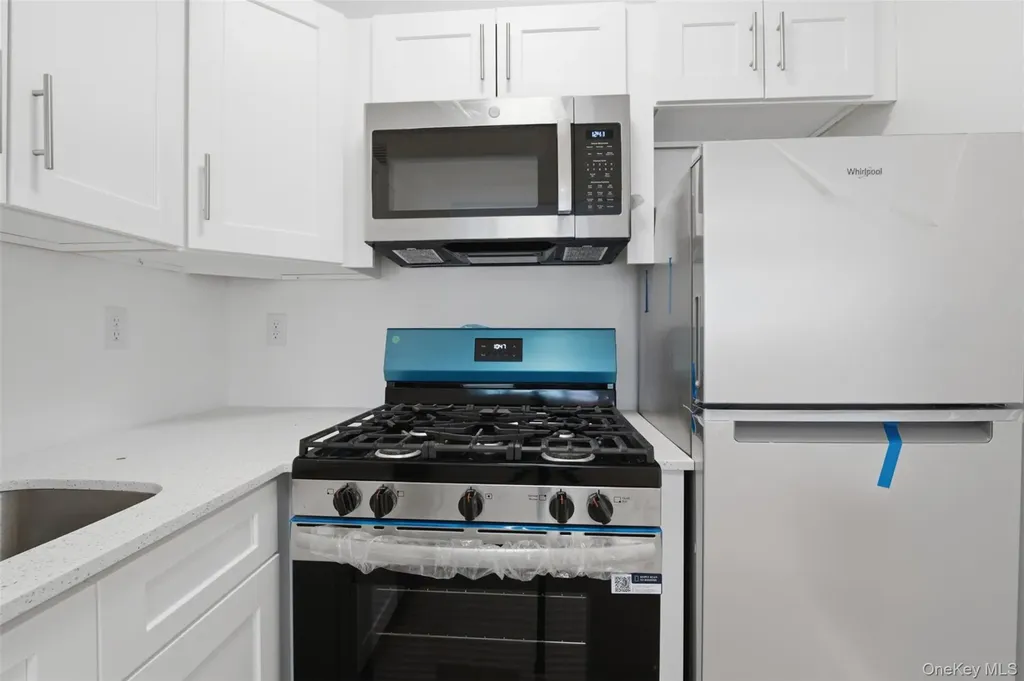 671 Bronx River Road Yonkers NY 10704