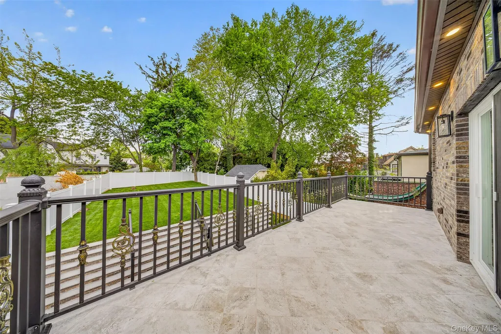8366 Charlecote Ridge Jamaica Estates NY 11432