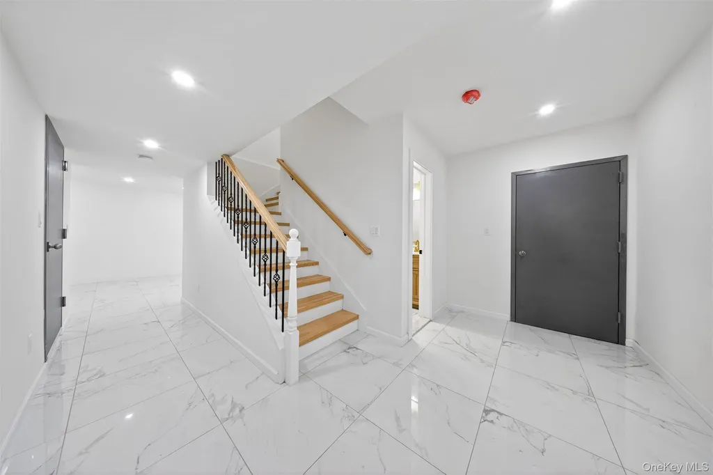 8366 Charlecote Ridge Jamaica Estates NY 11432