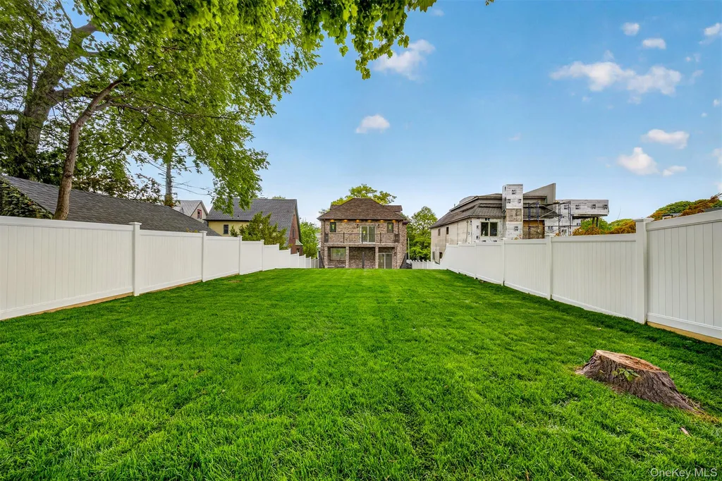 8366 Charlecote Ridge Jamaica Estates NY 11432