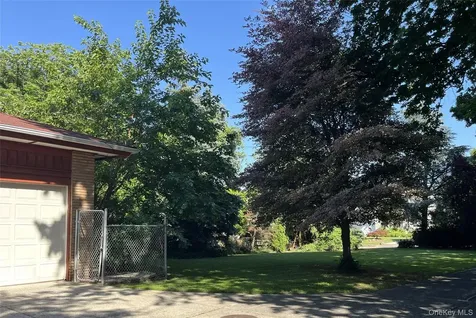 1-11 147th Street Whitestone NY 11357
