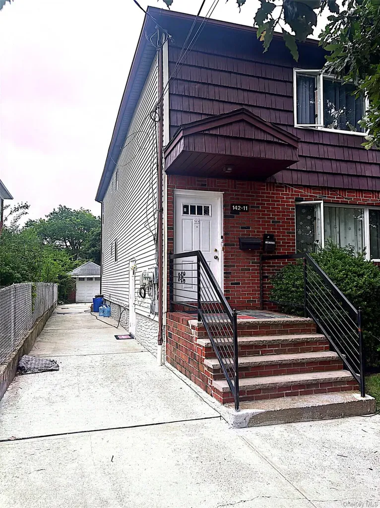 142-11 254th Street Rosedale NY 11422