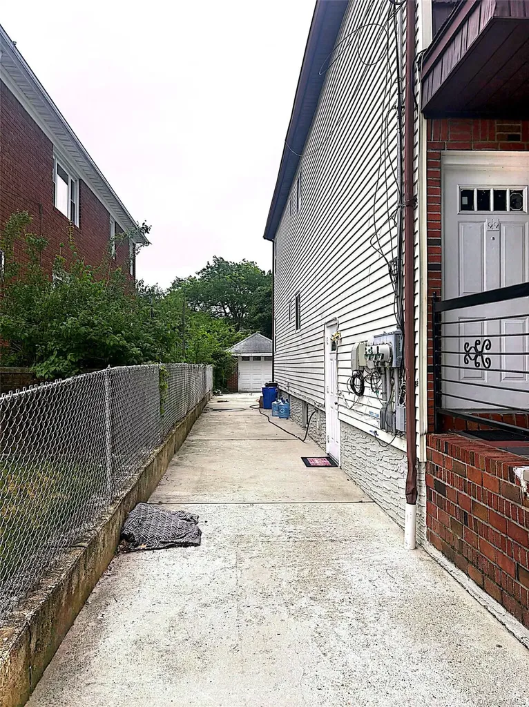 142-11 254th Street Rosedale NY 11422