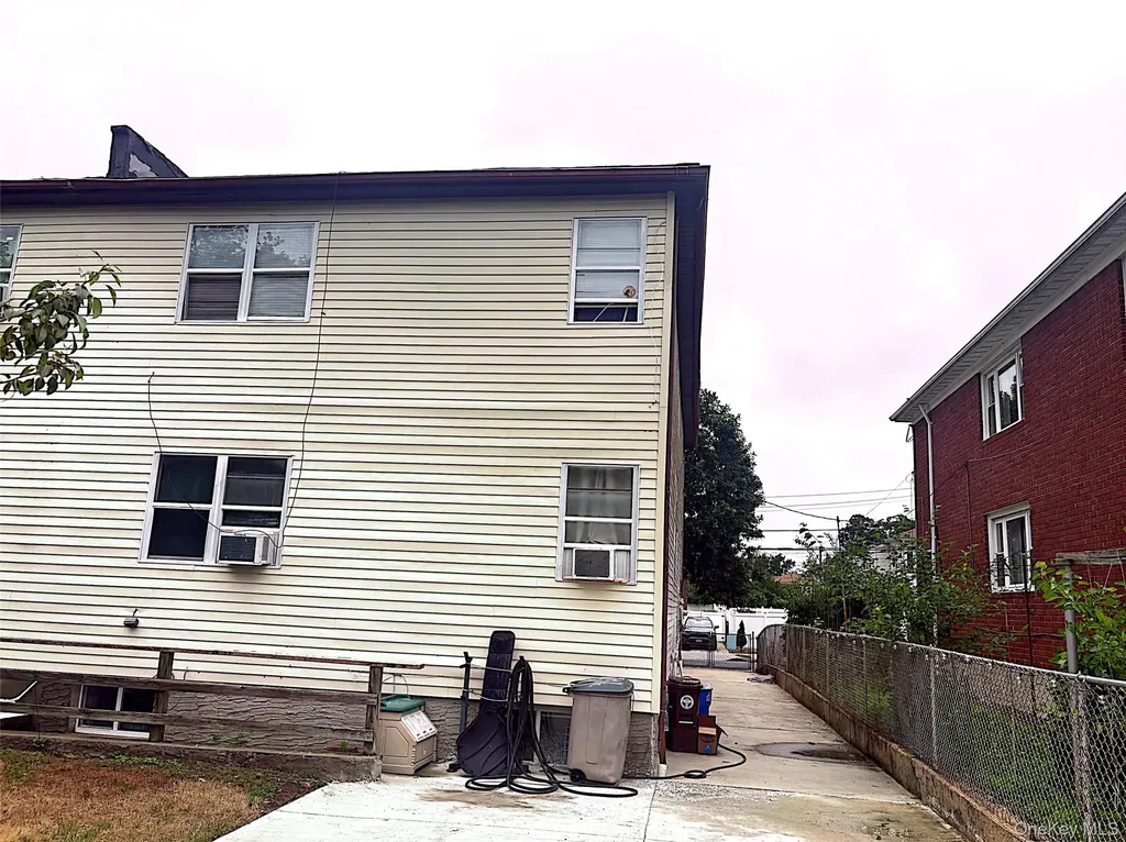 142-11 254th Street Rosedale NY 11422