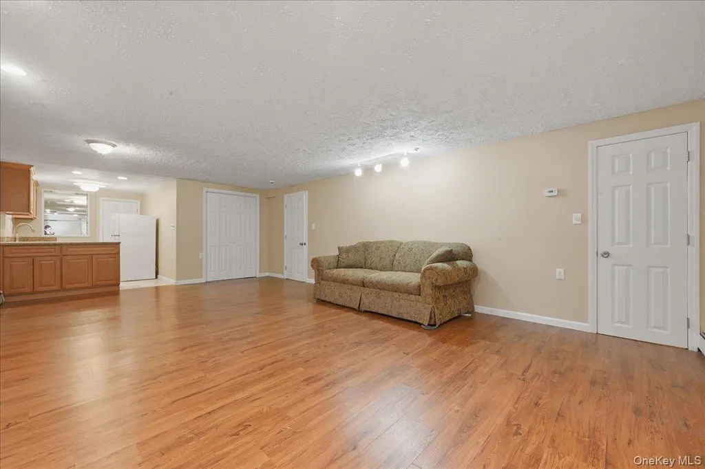 48 E 1st Street Freeport NY 11520