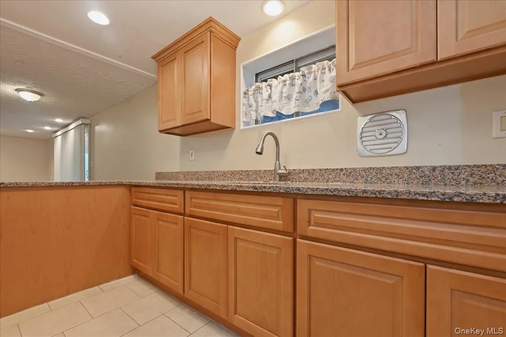48 E 1st Street Freeport NY 11520