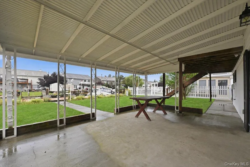 48 E 1st Street Freeport NY 11520