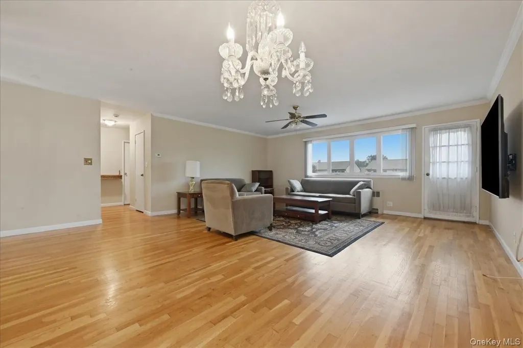 48 E 1st Street Freeport NY 11520