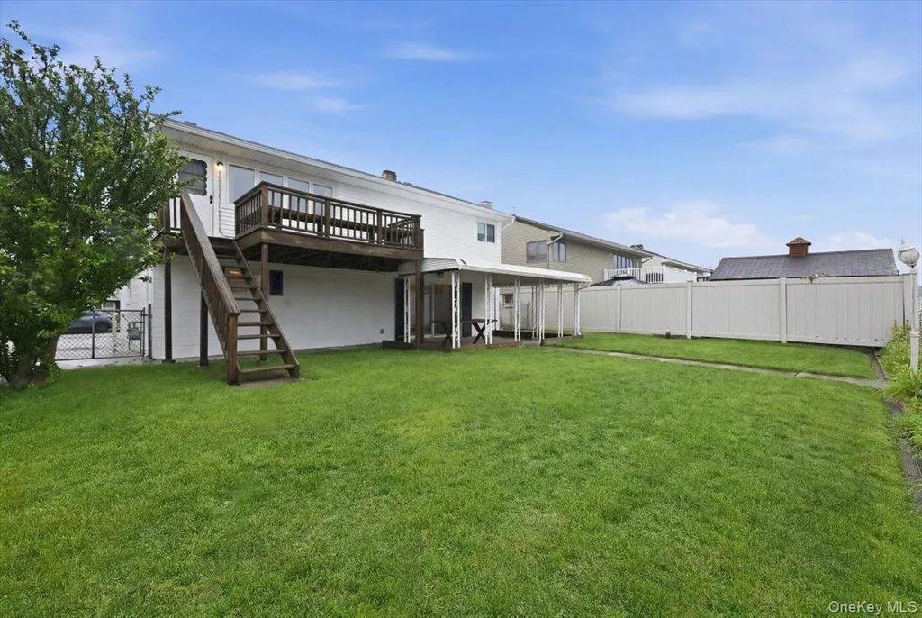 48 E 1st Street Freeport NY 11520