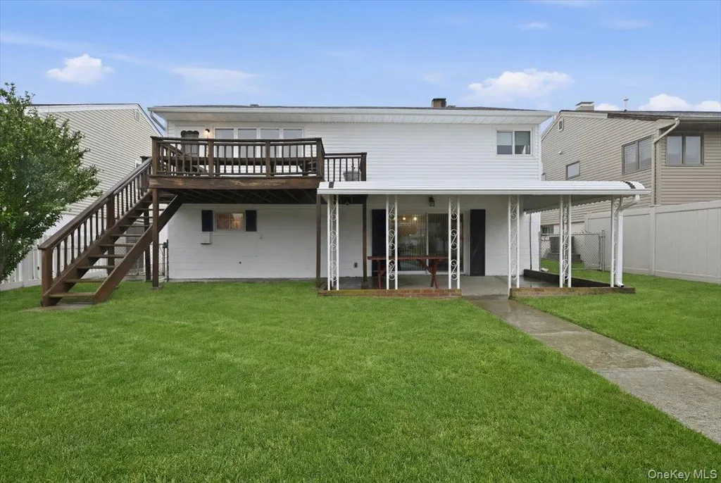 48 E 1st Street Freeport NY 11520