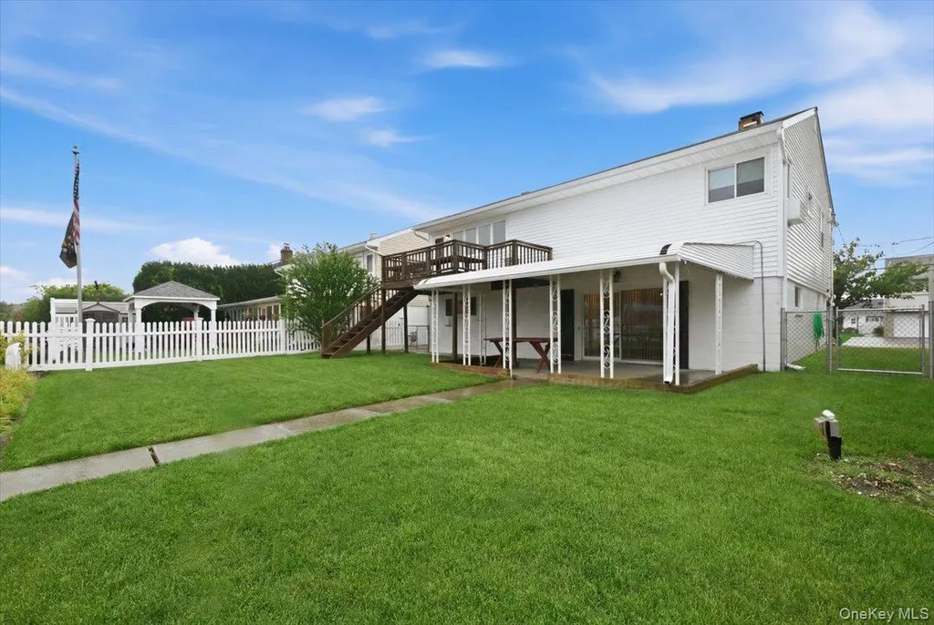 48 E 1st Street Freeport NY 11520