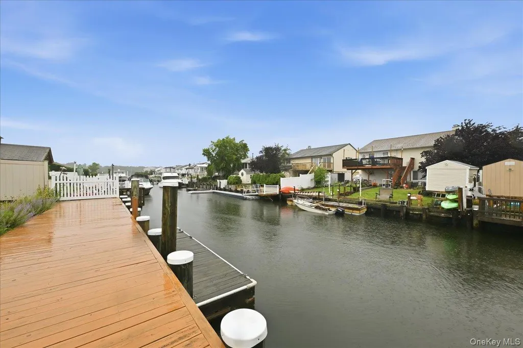 48 E 1st Street Freeport NY 11520