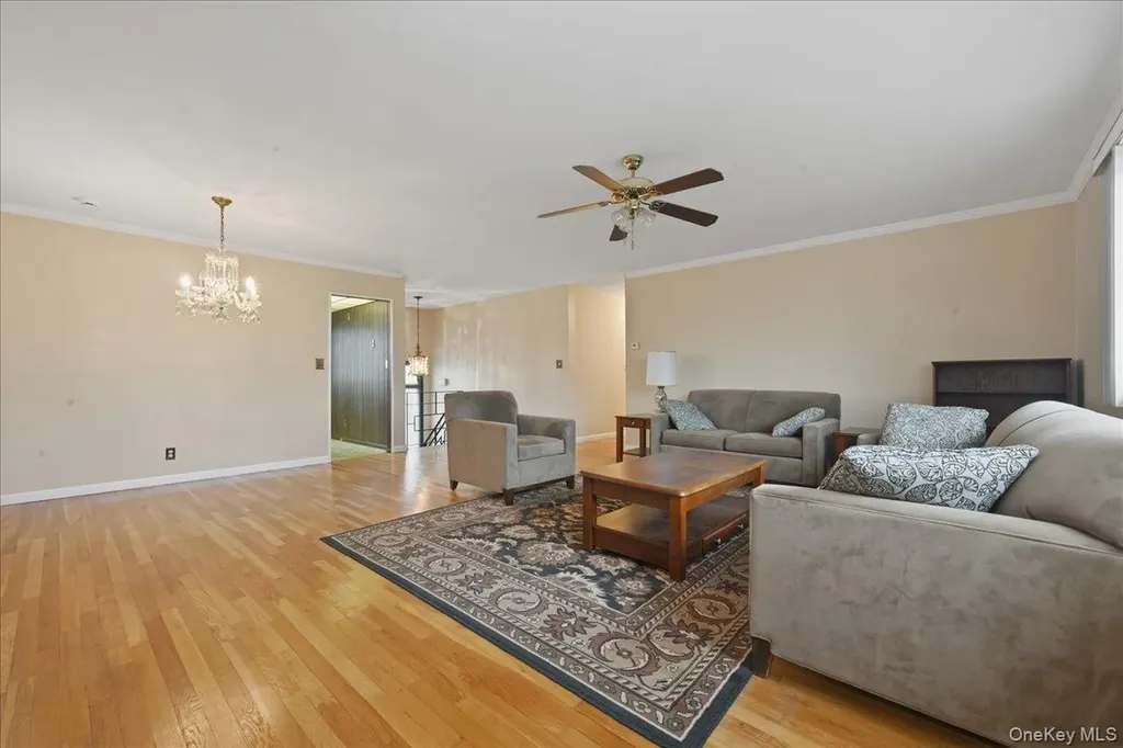 48 E 1st Street Freeport NY 11520