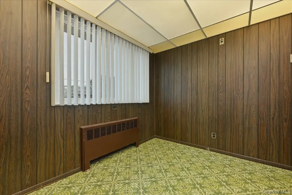 48 E 1st Street Freeport NY 11520