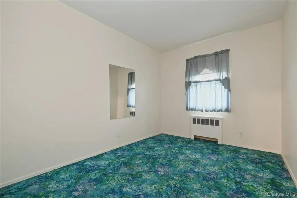48 E 1st Street Freeport NY 11520