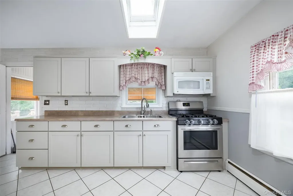 45 Holt Road Hyde Park NY 12538