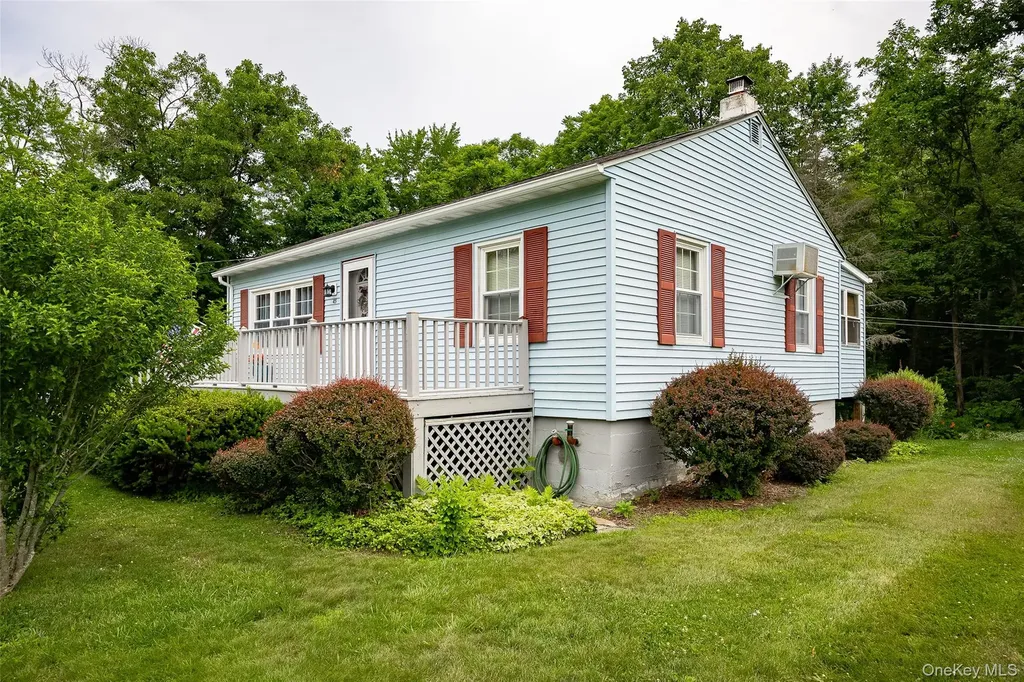 45 Holt Road Hyde Park NY 12538
