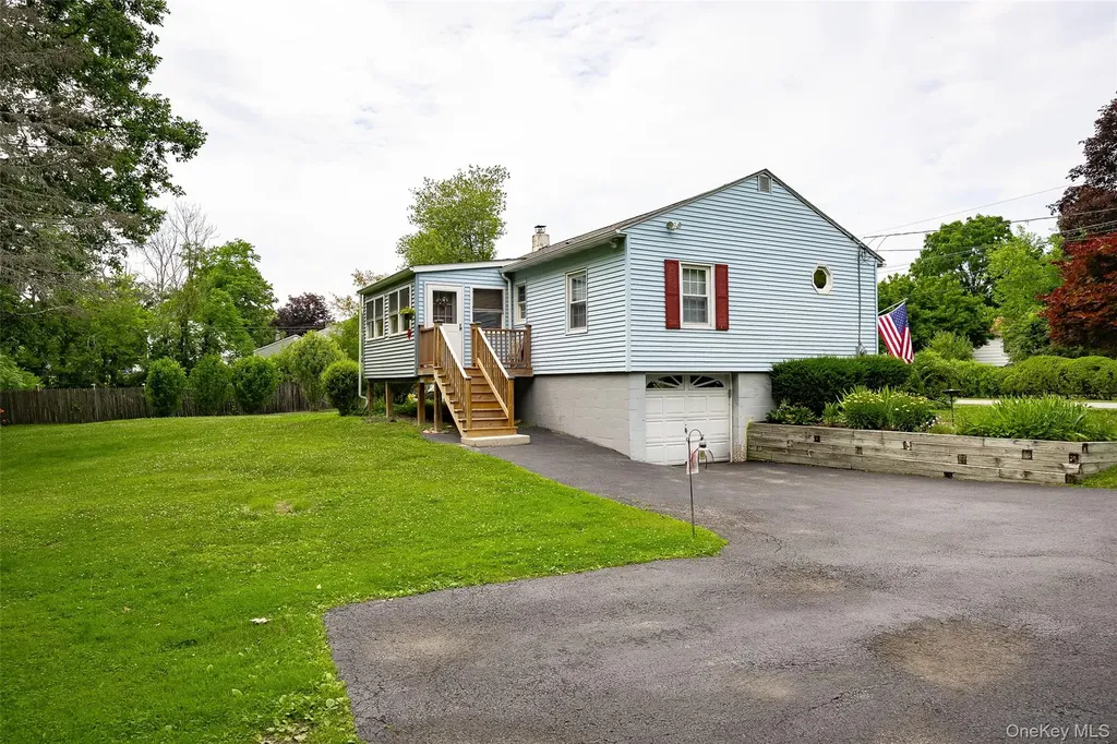 45 Holt Road Hyde Park NY 12538